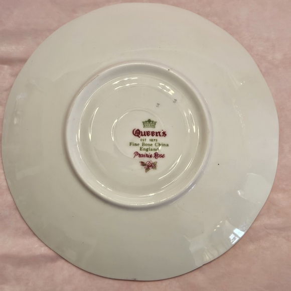 Vintage "Prairie Rose" cup and saucer by Queen's England. - Picture 7 of 8